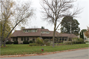 2252 N Menomonee River Parkway, a Ranch house, built in Wauwatosa, Wisconsin in 1941.