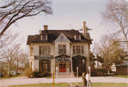 511 E WALWORTH AVE, a Queen Anne house, built in Delavan, Wisconsin in 1884.