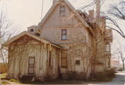 511 E WALWORTH AVE, a Queen Anne house, built in Delavan, Wisconsin in 1884.