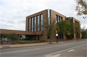 401 N 5TH ST, a Contemporary bank/financial institution, built in Wausau, Wisconsin in 1984.