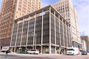 310-312 E WISCONSIN AVE, a Contemporary large office building, built in Milwaukee, Wisconsin in 1926.
