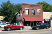 412 2ND ST, a Commercial Vernacular retail building, built in Hudson, Wisconsin in .