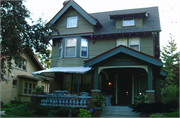 1933 N HI-MOUNT BLVD, a Arts and Crafts house, built in Milwaukee, Wisconsin in 1912.