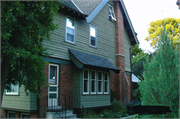 1933 N HI-MOUNT BLVD, a Arts and Crafts house, built in Milwaukee, Wisconsin in 1912.