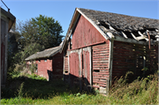 5924 NORTHWEST HIGHWAY, a Astylistic Utilitarian Building corn crib, built in Waterford, Wisconsin in 1900.