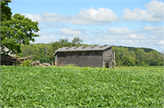 N6660 COUNTY HIGHWAY A, a Astylistic Utilitarian Building corn crib, built in Greenbush, Wisconsin in 1940.