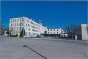 3108-3110 W MEINECKE AVE, a Commercial Vernacular industrial bldg/manufacturing facility, built in Milwaukee, Wisconsin in 1900.
