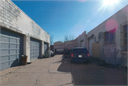 3108-3110 W MEINECKE AVE, a Commercial Vernacular industrial bldg/manufacturing facility, built in Milwaukee, Wisconsin in 1900.