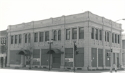 333 W NORTH AVE, a Commercial Vernacular retail building, built in Milwaukee, Wisconsin in 1926.