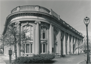 Milwaukee County Historical Center, a Building.