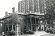 1584 N PROSPECT AVE, a Neoclassical/Beaux Arts house, built in Milwaukee, Wisconsin in 1903.