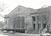 2419 E KENWOOD BLVD, a Neoclassical/Beaux Arts synagogue/temple, built in Milwaukee, Wisconsin in 1922.