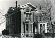 1024 E STATE ST 1024 E STATE ST, a Italianate house, built in Milwaukee, Wisconsin in 1875.