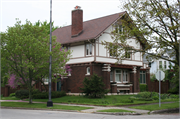 406 16TH ST, a Craftsman house, built in Racine, Wisconsin in 1907.