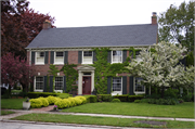 218 16TH ST, a Colonial Revival/Georgian Revival house, built in Racine, Wisconsin in 1940.