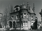 1060 E JUNEAU AVE, a Queen Anne house, built in Milwaukee, Wisconsin in 1887.