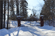 2,3 GITCHINADJI DR, a Colonial Revival/Georgian Revival house, built in Superior, Wisconsin in 1908.