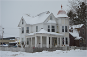 2002 BANKS AVE, a Queen Anne house, built in Superior, Wisconsin in 1898.