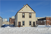1911 BROADWAY ST 1911 BROADWAY ST, a Front Gabled duplex/two-flat, built in Superior, Wisconsin in 1900.
