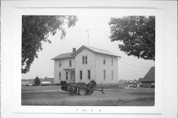 INTERSECTION OF COUNTY HIGHWAY C AND COUNTY HIGHWAY CC, SE CORNER
