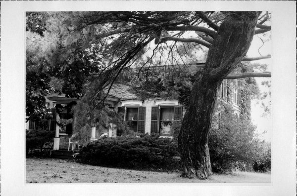 ixonia haunted house